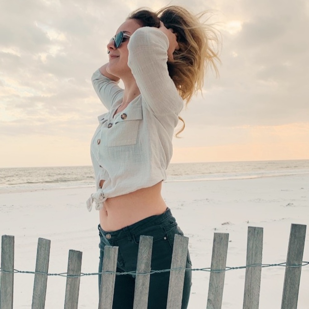 White Crop top medium length sleeve